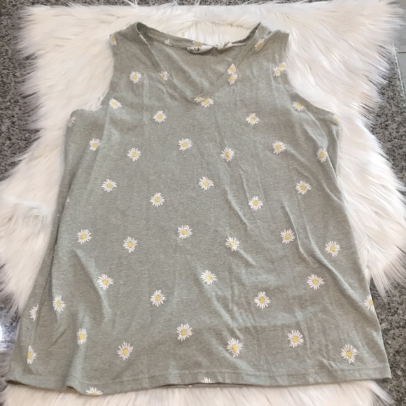 Nicole Miller Tops - 4/$20 green Daisy tank top